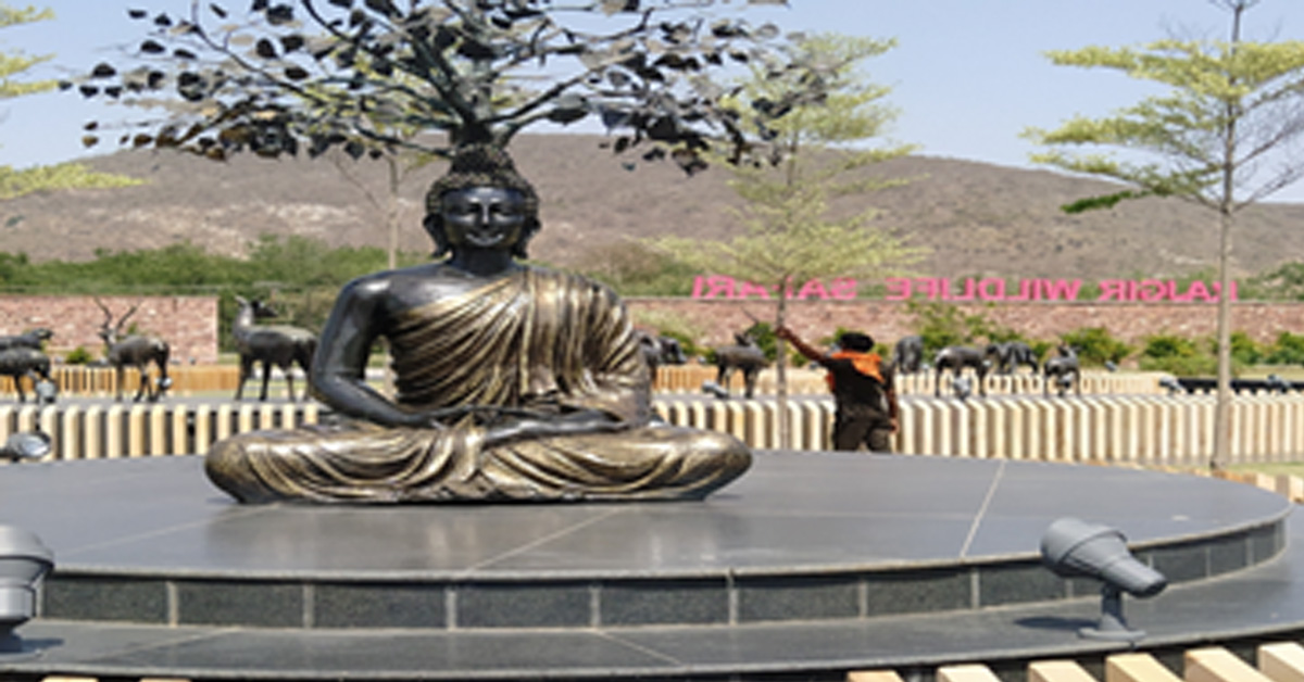 A PILGRIMAGE  TO  VARANASI